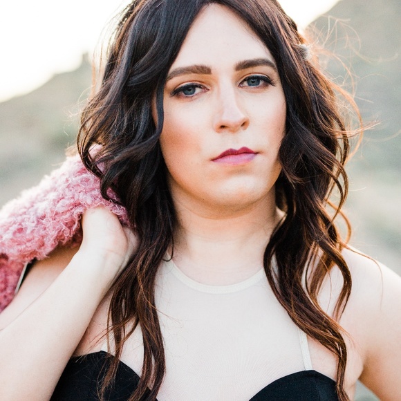 Meet your Posher, Jess - Picture 1 of 1